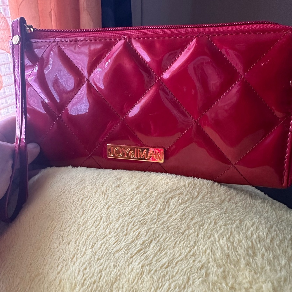 Joy & Iman Glossy Red Quilted wristlet - Picture 10 of 13